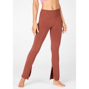 High-Waisted Seamless Rib Pant
